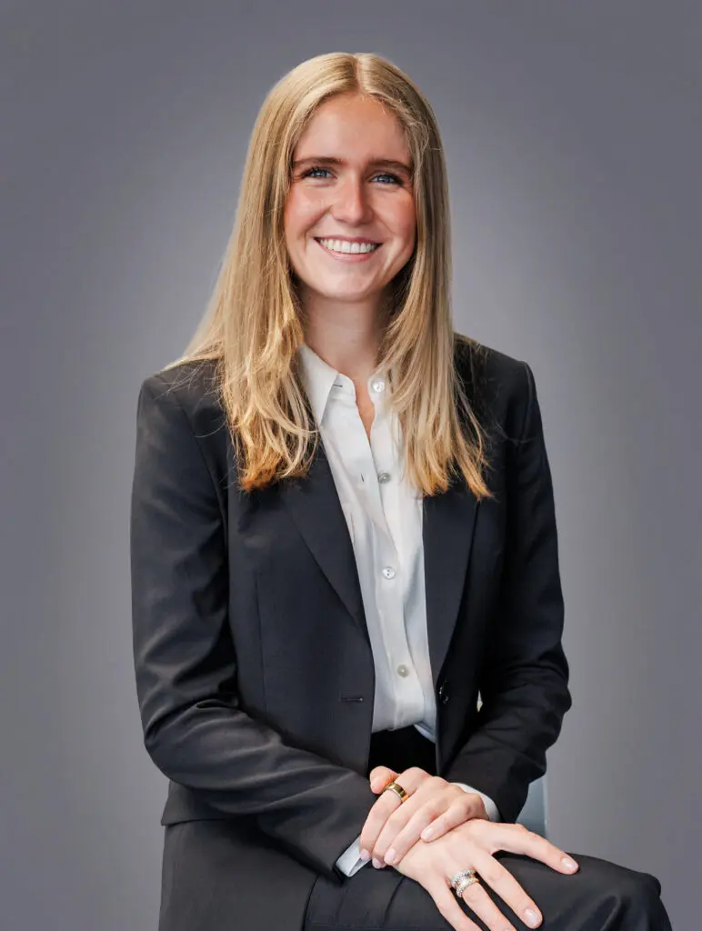 Yasmina head shot